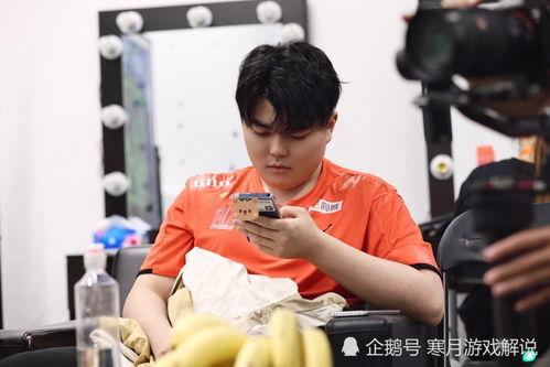 全员吃一诺瓜,团结协作，共筑美好未来