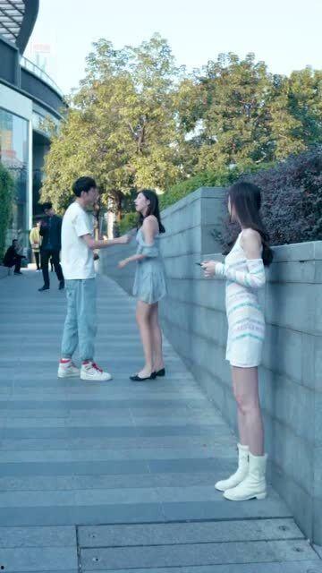 吃瓜情侣吵架场面,吃瓜情侣吵架现场揭秘