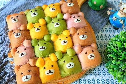 小熊吃瓜做手账,记录甜蜜瓜果时光